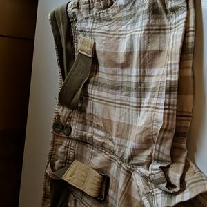 Plaid shorts with four pockets tan and army green